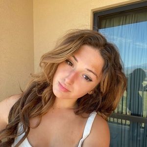 Meet your Posher, Brielle